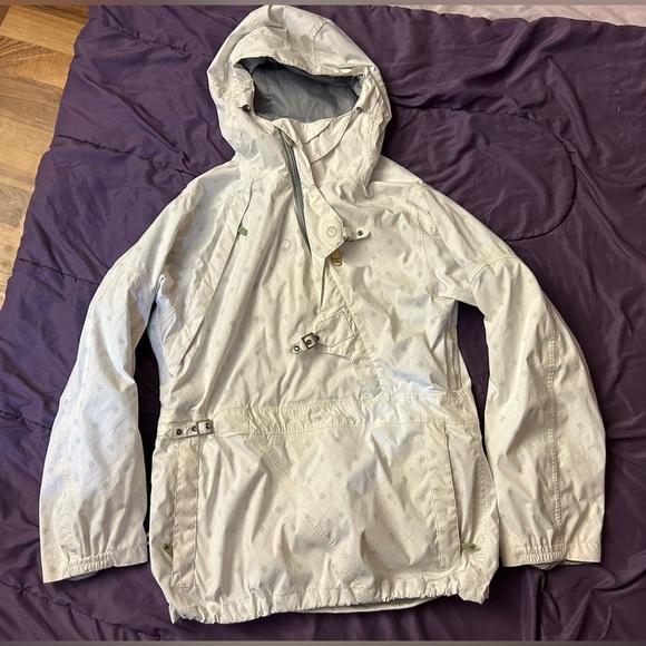DC white pullover snowboarding jacket half zip size medium lots of pockets - Picture 2 of 7